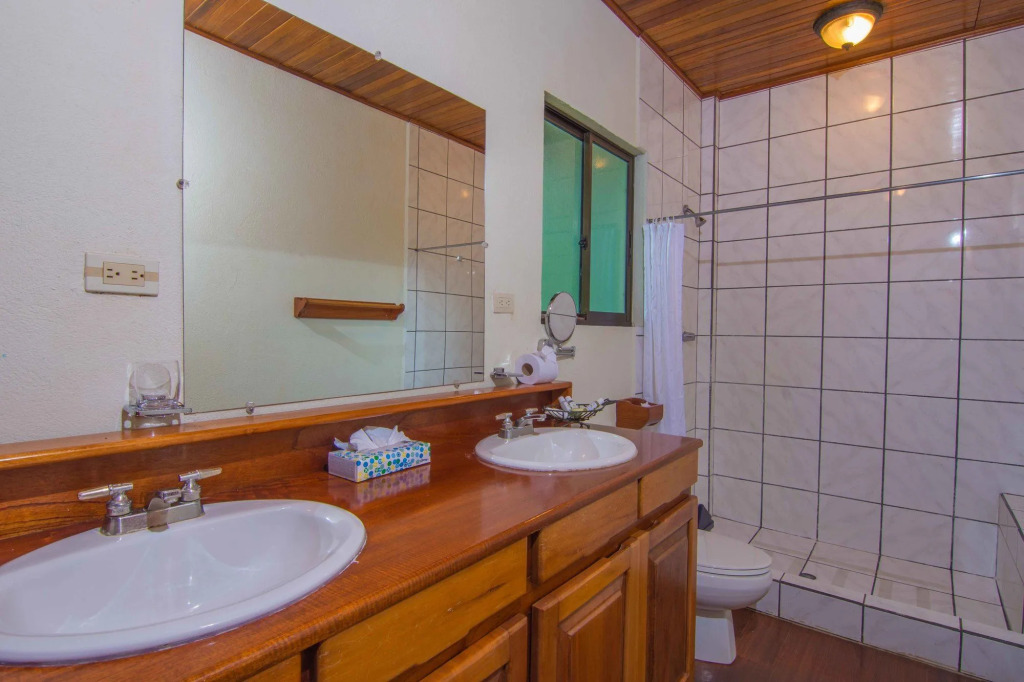 Crocodile Bay Resort