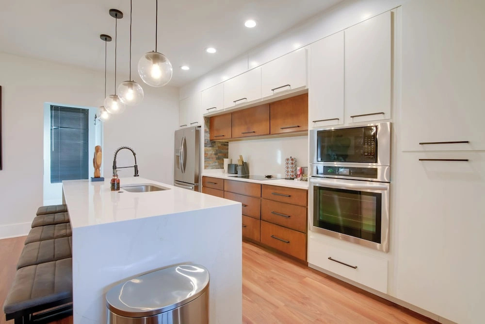 Walk to Fedex Forum! Luxe Townhome w/ Rooftop Deck