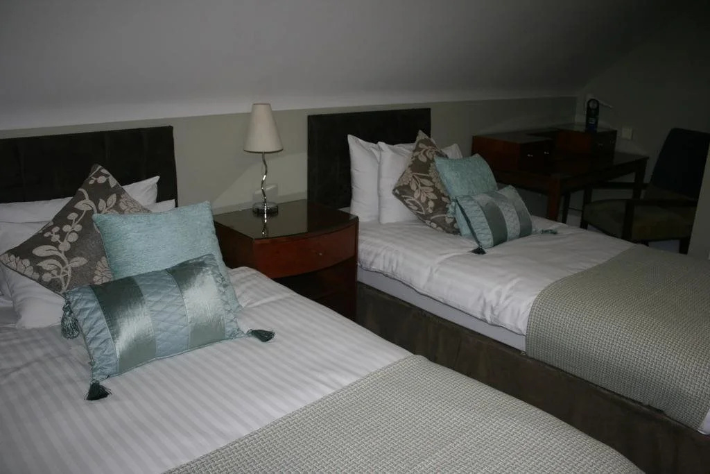 Ambassador Court Hotel