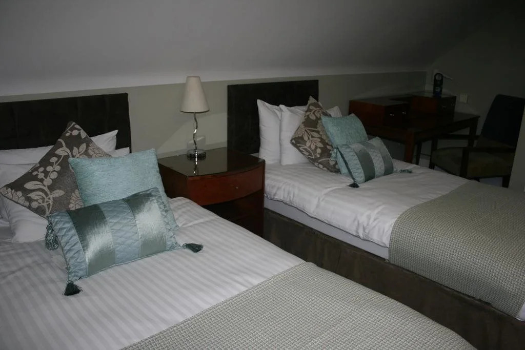 Ambassador Court Hotel