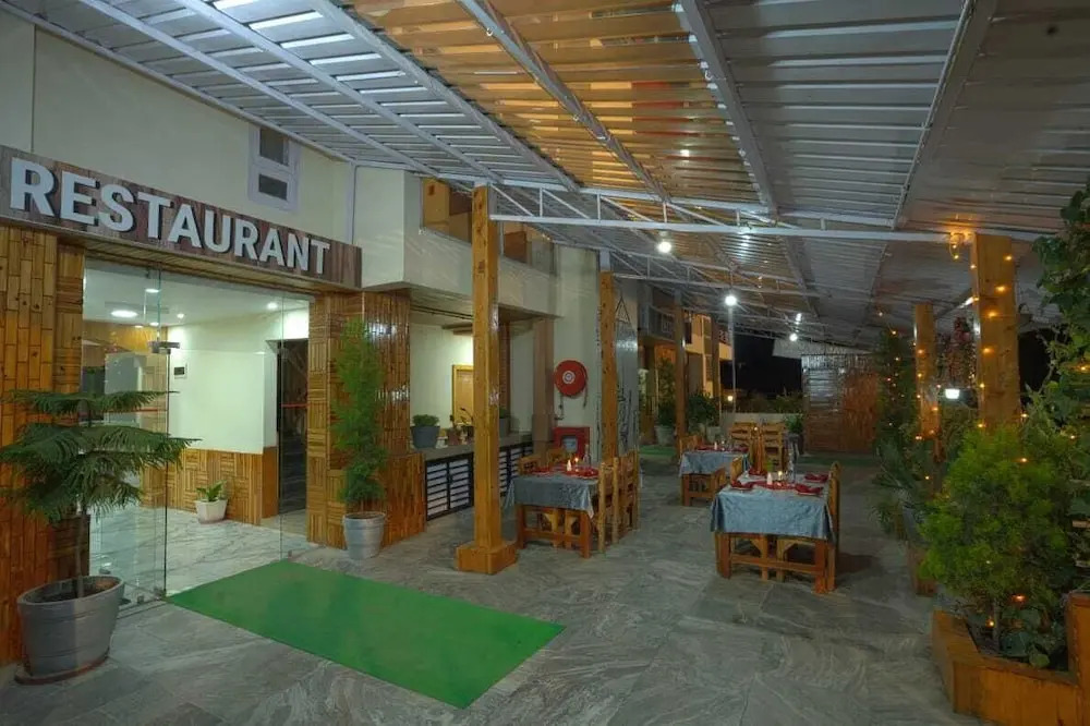 Valley View Hotel & Restaurant