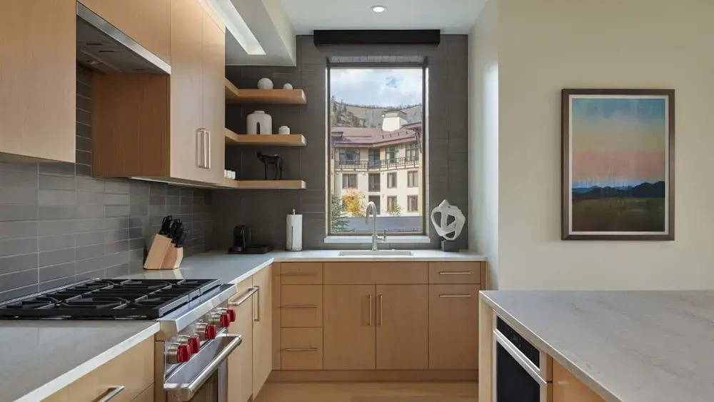 Modern 1 Bedroom Luxury Ski In, Ski Out Residence In Snowmass Base Village