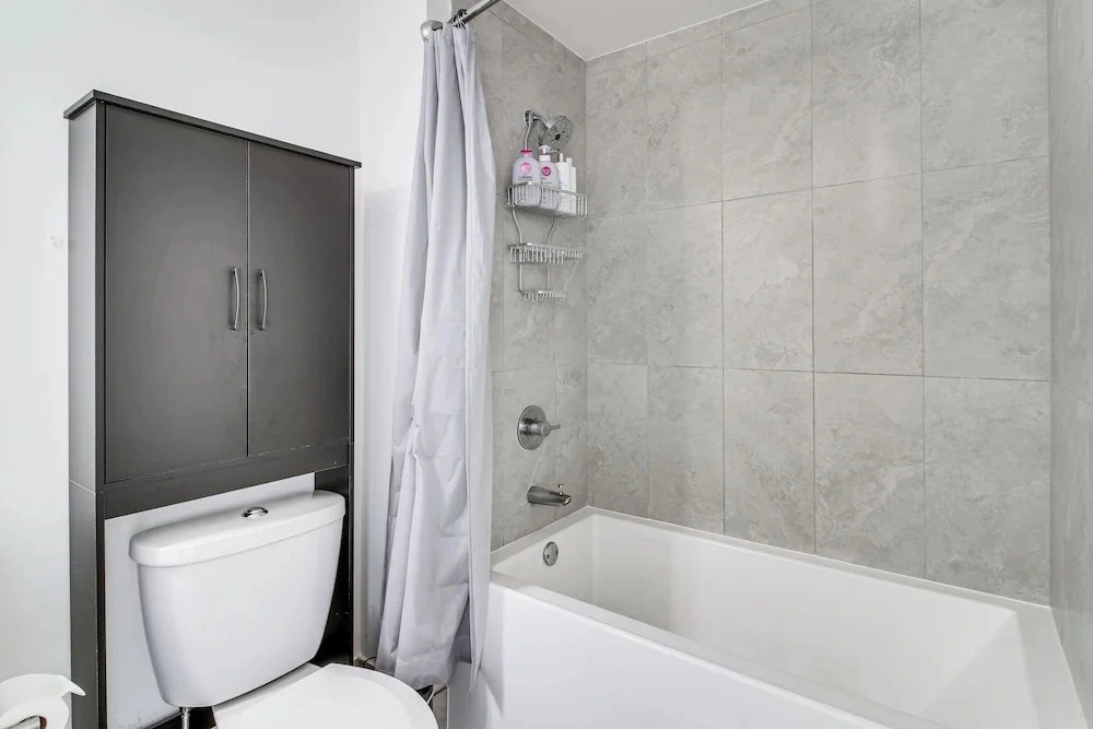Steps to Dtwn Doral Park: Modern Group Retreat