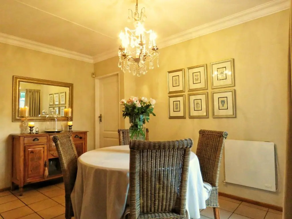 Vair's Place Guest House in Sandton Paulshof - Apartment, Lux Suites & Spa