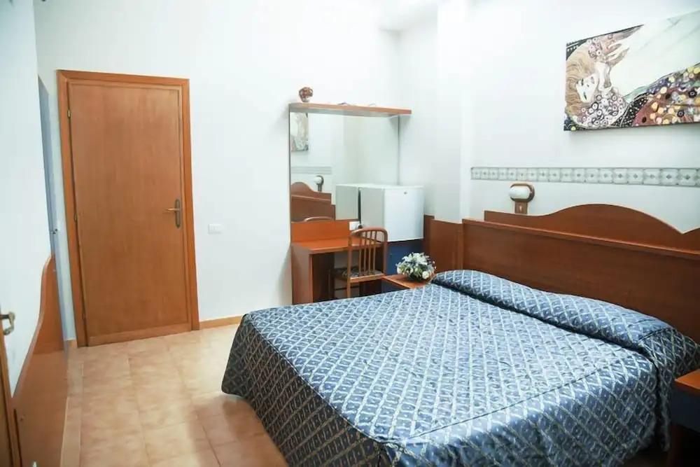Camp's Hotel