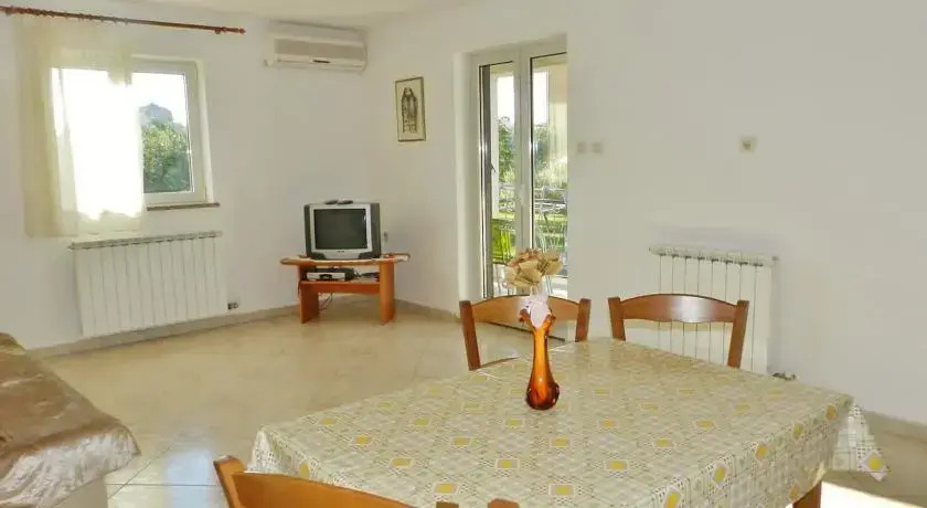 Apartments Cetina 405