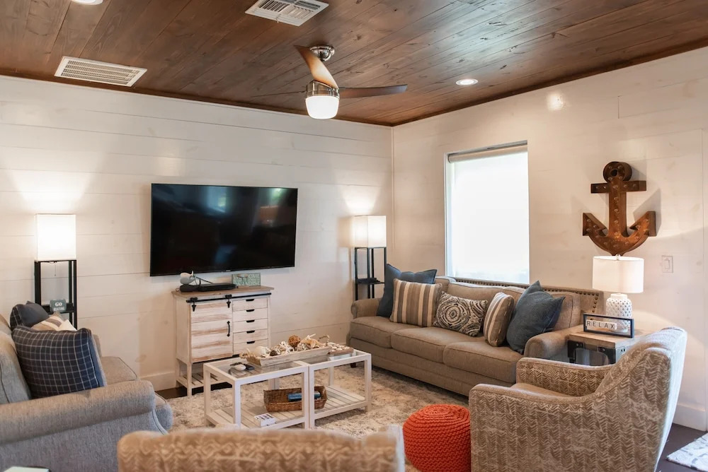 Getaway 3 Bedrooms 3.5 Bathrooms Townhouse