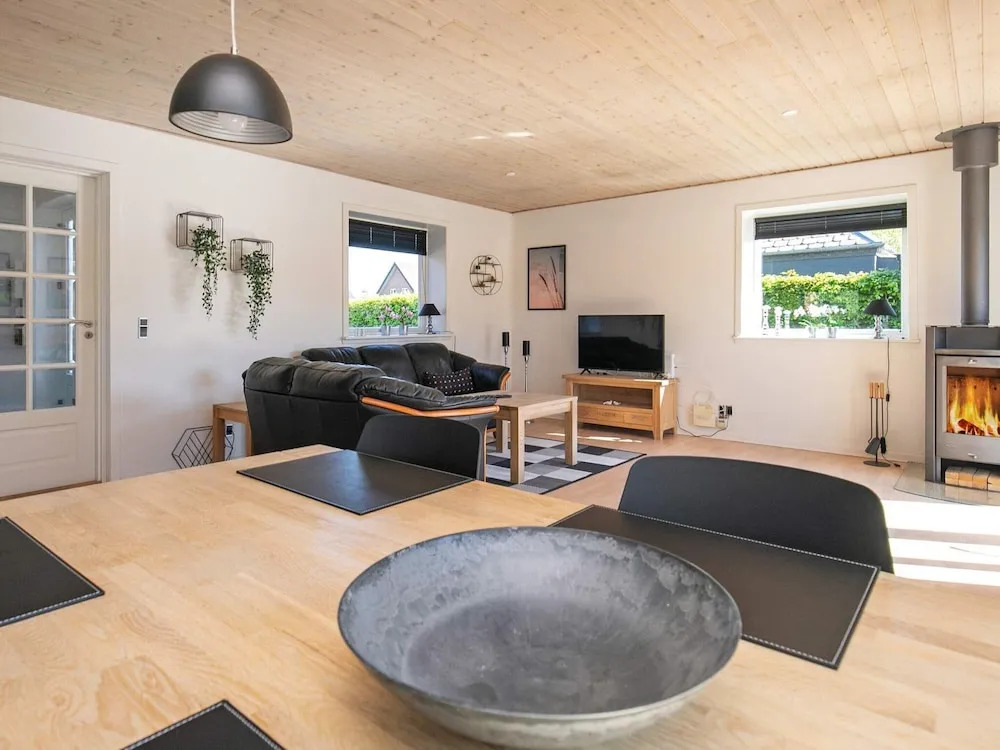 4 person holiday home in Oksbøl