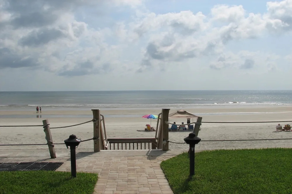 Colony Beach Club