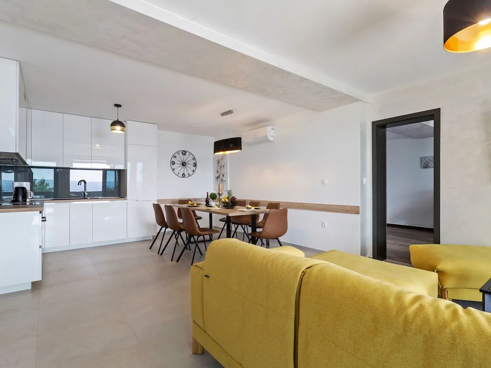 Pleasing Apartment in Crikvenica With Private Pool