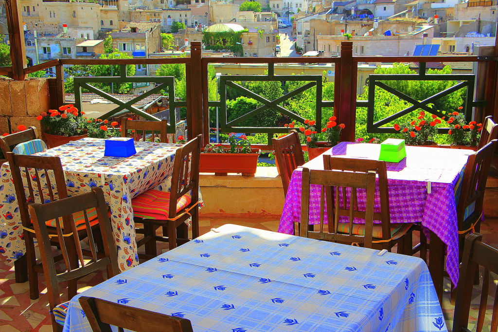 Oriental Cave Suites