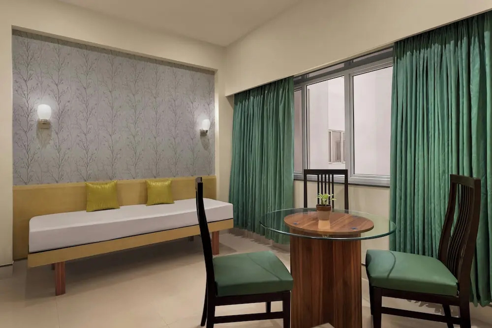 Hotel Woodland