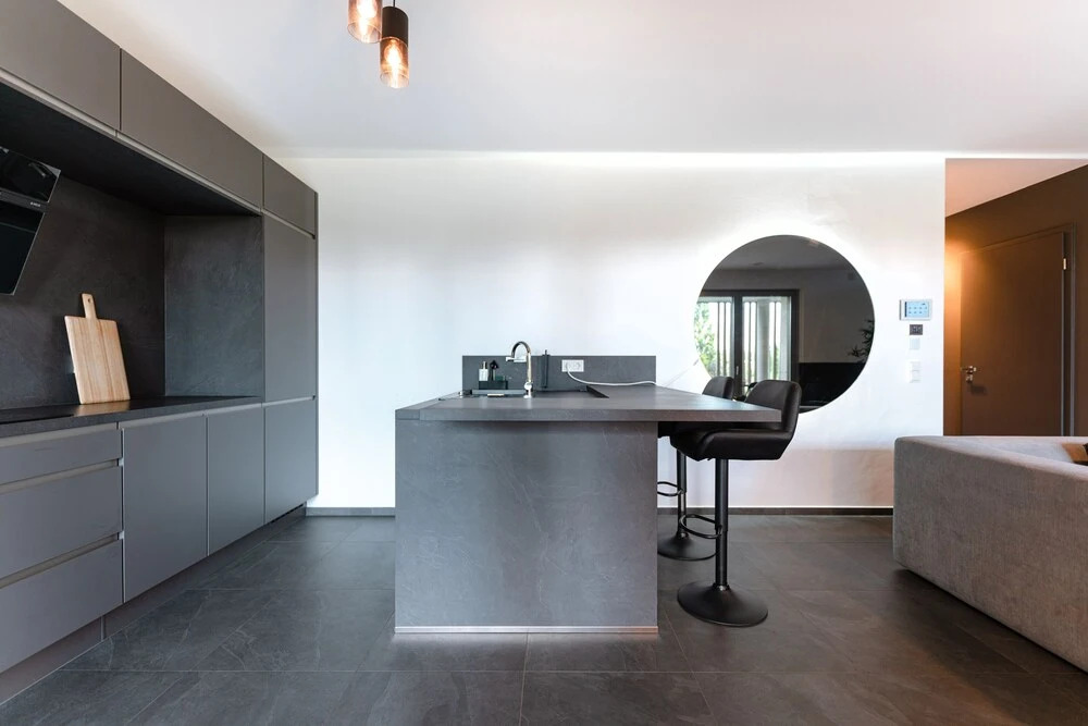Stylish 1BR Apt w Balc Cloche dOr