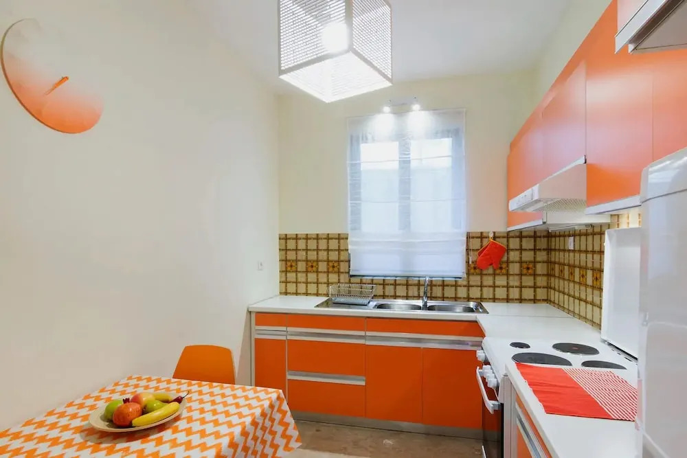 Vintage style 2 bedroom apartment near Acropolis