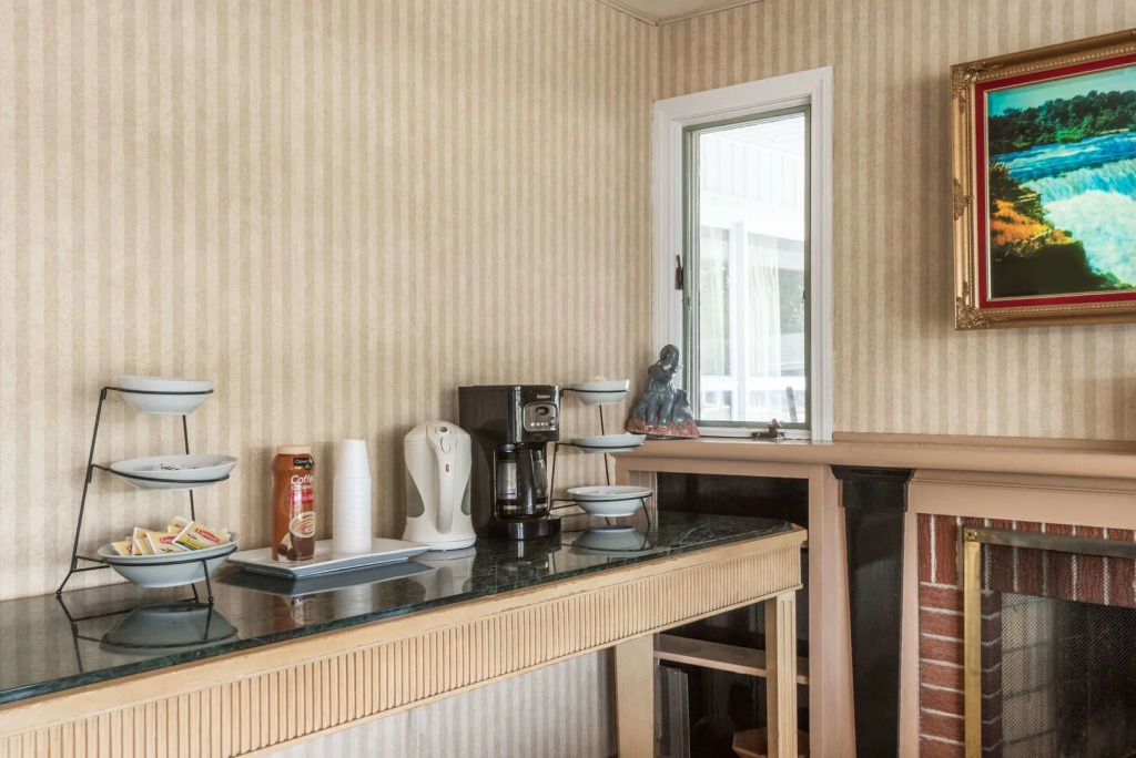 Colonial Inn Seekonk