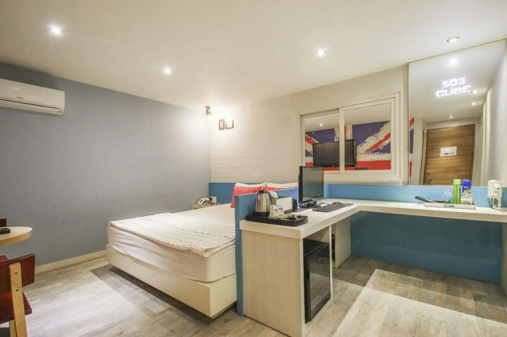 Hotel Cube