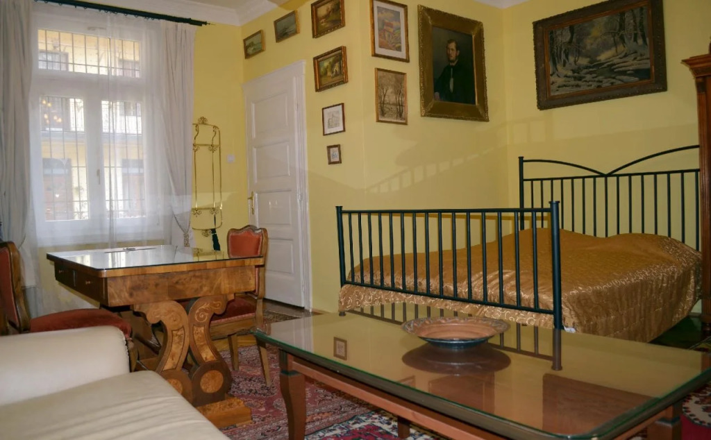 Zen Hostel by Central Market