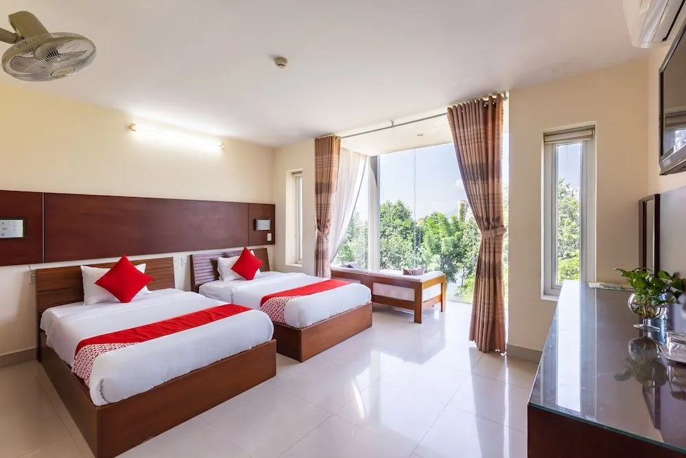 OYO 416 Giao Thông Hotel