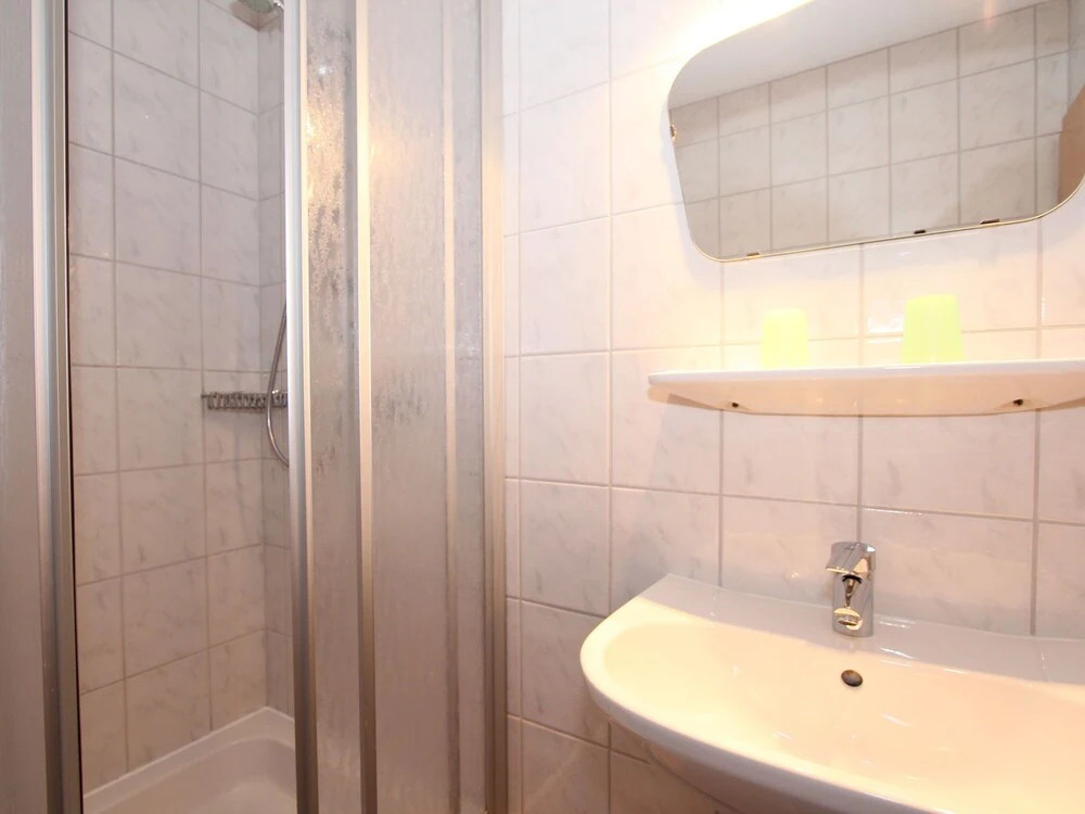 Spacious Apartment in Neukirchen am Großvenediger With Pool