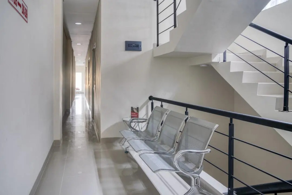 Nite & Day Jakarta Bandengan by RedDoorz