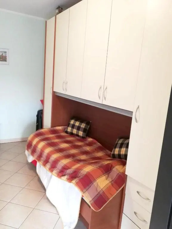 One bedroom appartement with sea view and furnished balcony at Messina 2 km away from the beach