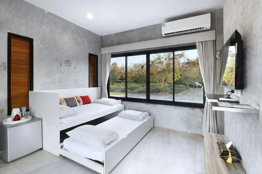 White Knot Khao Yai