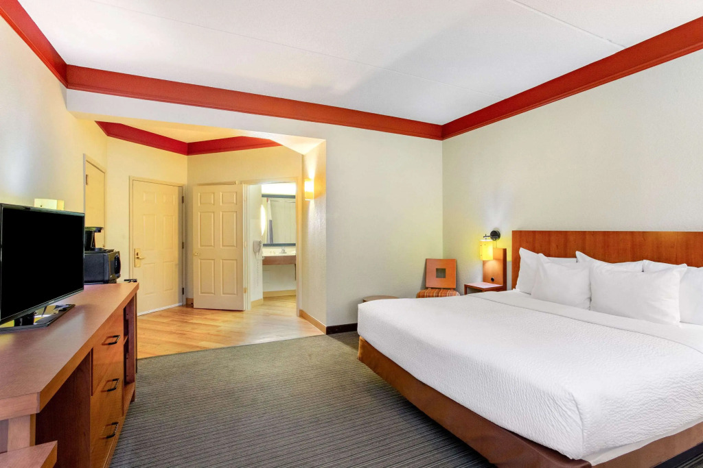 La Quinta by Wyndham Raleigh Crabtree
