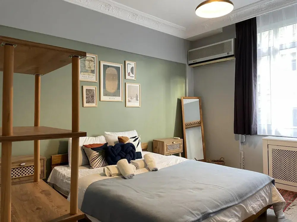 Bohemian Flat in Nisantasi With Central Location