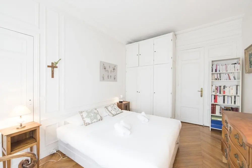 Elegance near Batignolles