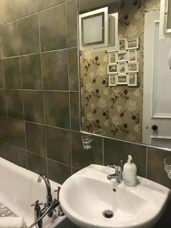 Alexander Guest House