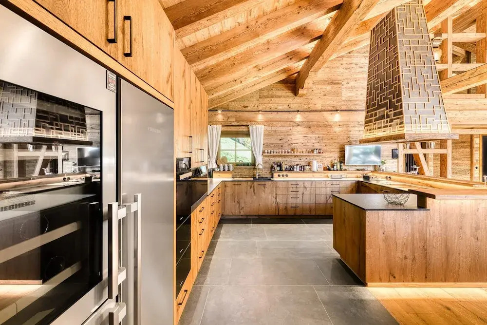 Chalet GM in Brand With 5 Bedrooms and 8 Bathrooms