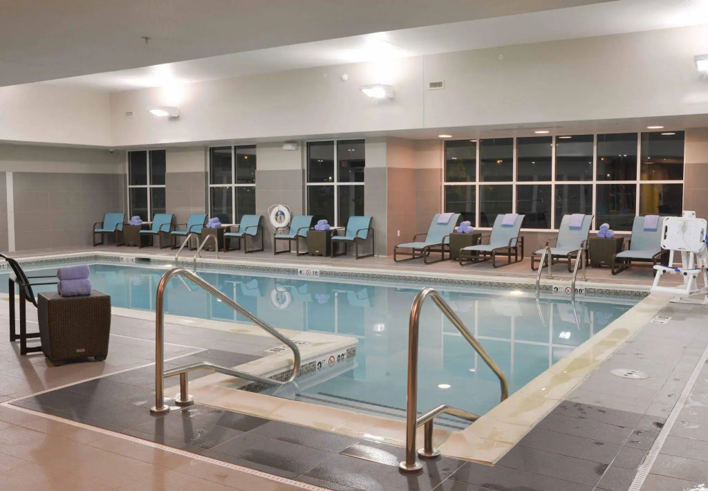 Courtyard by Marriott Omaha Aksarben Village