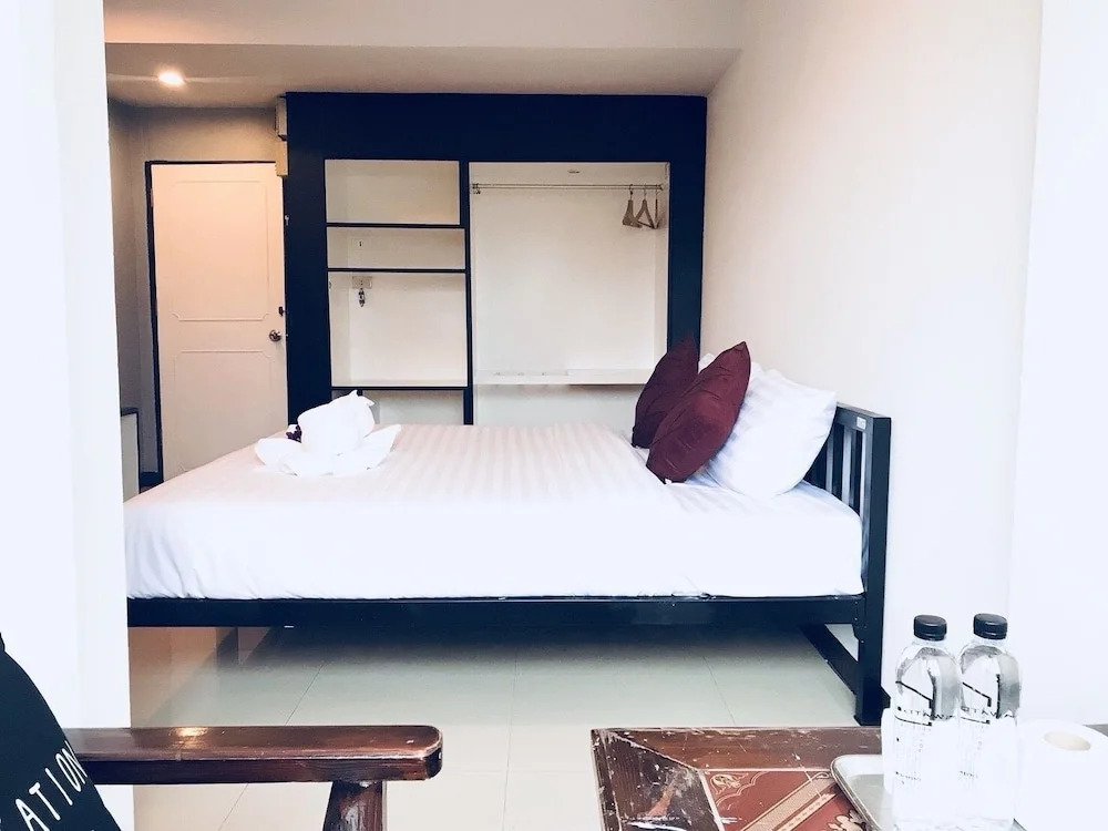 Sawatdeeluck - Hostel