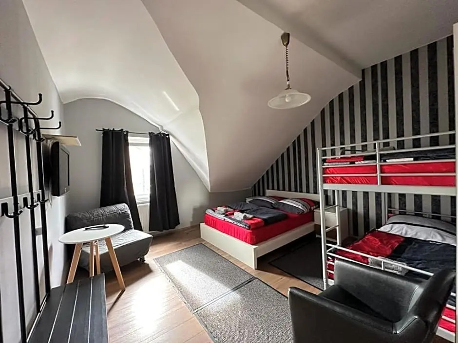 Adams Hostel - Self Check-In & Only Private Rooms