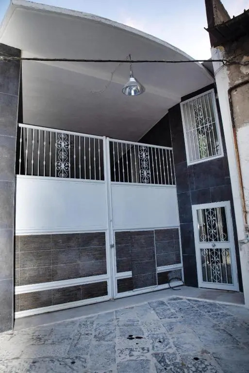 One bedroom appartement with wifi at Napoli