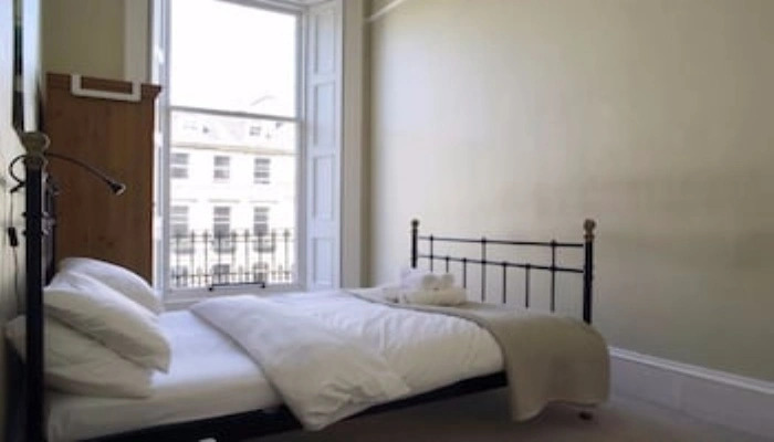2 Bedroom Apartment Near Stockbridge