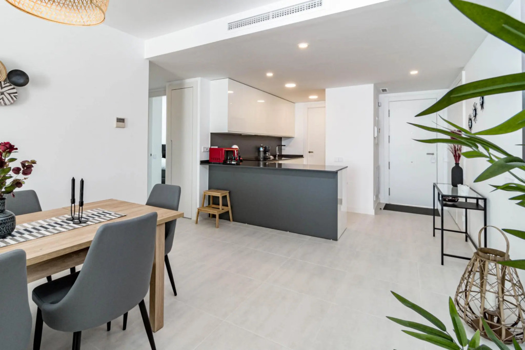 VG13- Modern apartment, 5 min to beach