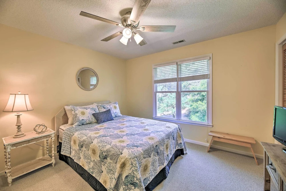 1 Block to Beach: Emerald Isle Gem w/ Ocean View