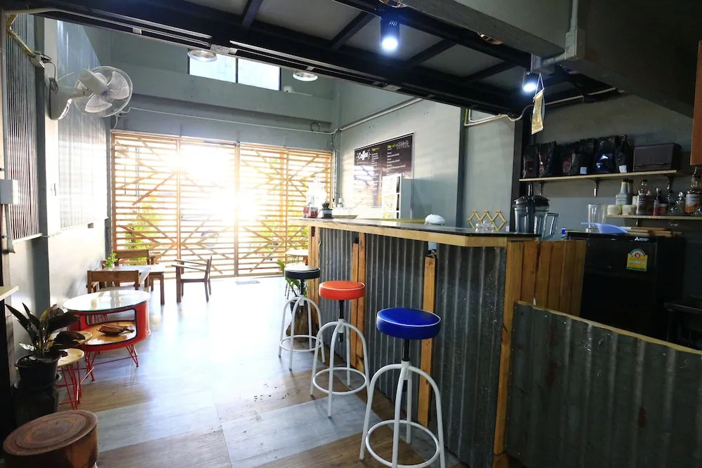 Aeou Hostel & Coffee - Adults Only
