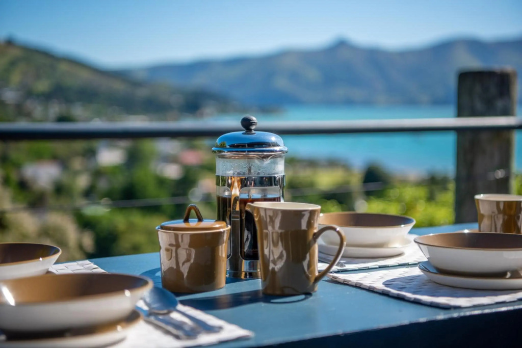 The Tree House - Akaroa Holiday Home