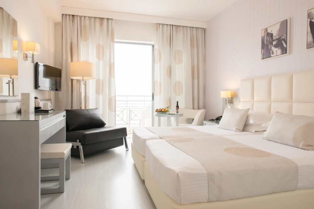 St George Beach Hotel & Spa Resort
