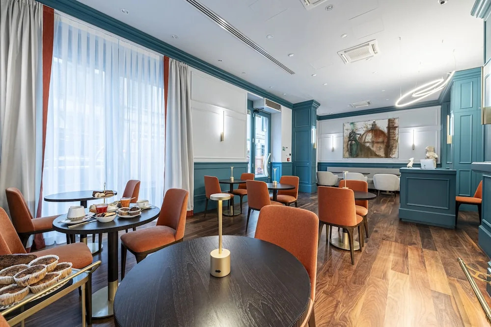 Glimpse Hotel