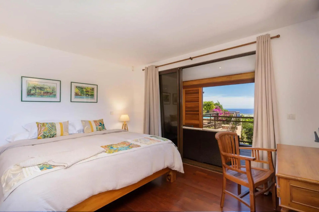 Magnificent 5 Br Villa with pool: amazing views
