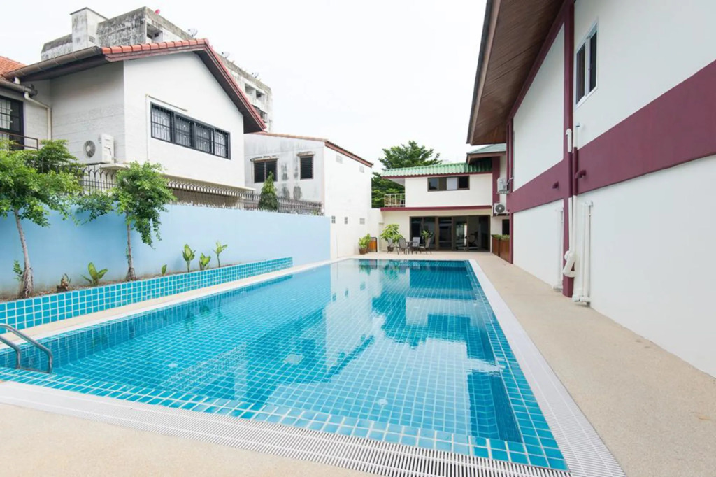 The President Hotel at Chokchai 4