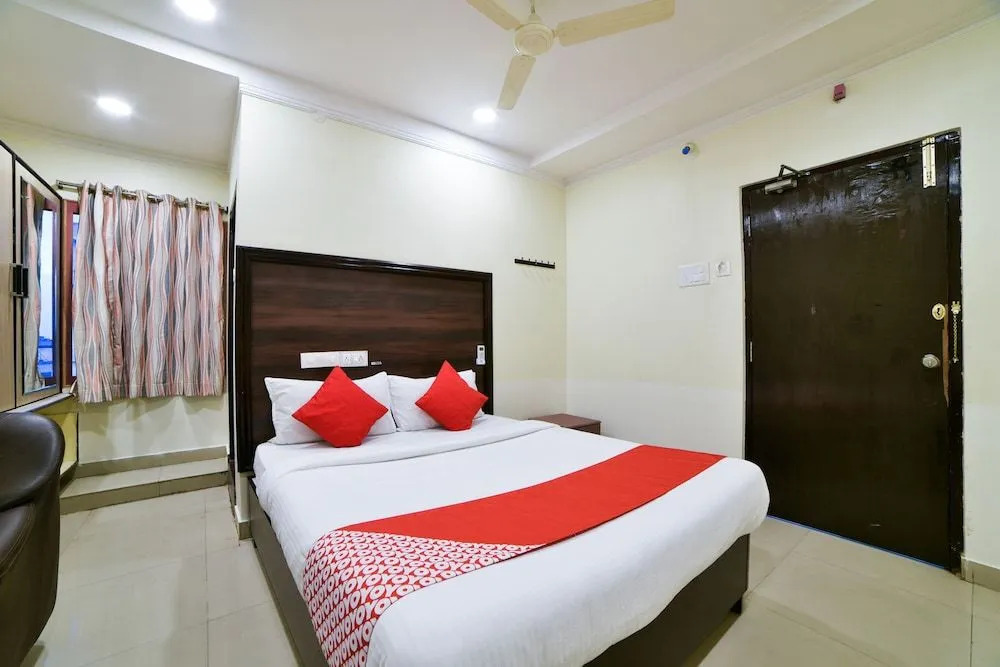 OYO 24288 Surya Teja Residency