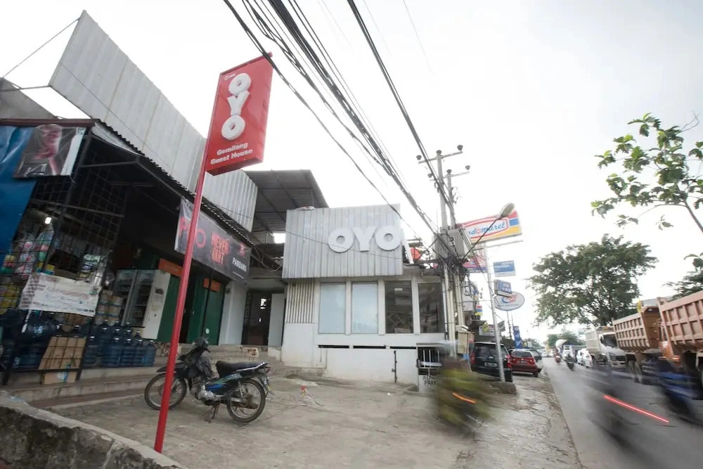 OYO 298 Gemilang Guesthouse Near Siloam Hospitals Kelapa Dua