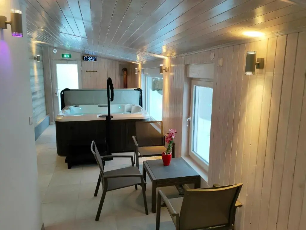 Gîte 295 Montagnes du Jura avec Spa et Sauna classé 3 étoiles