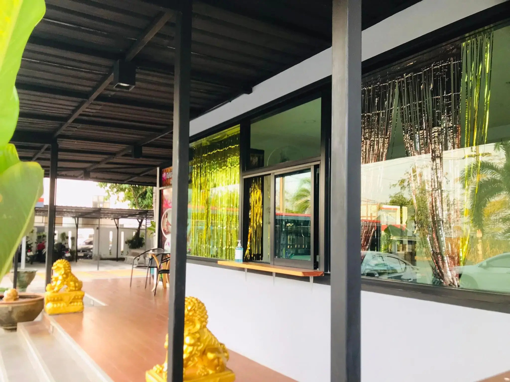 Grand Esie Service Apartment