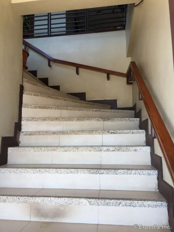 Coron Gateway Hotel and Suites