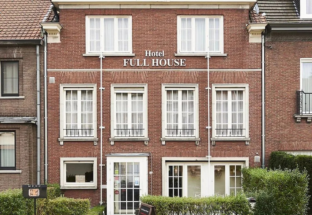 Full House Hotel